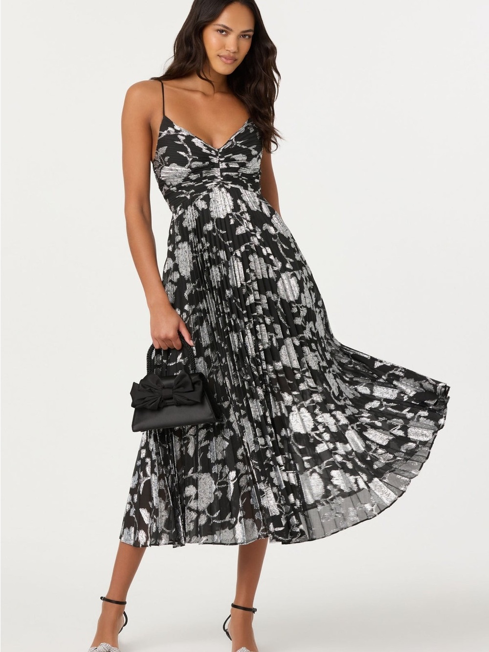 NWT ASTR THE LABEL Saoirse Metallic Floral Pleated Midi Evening Dress